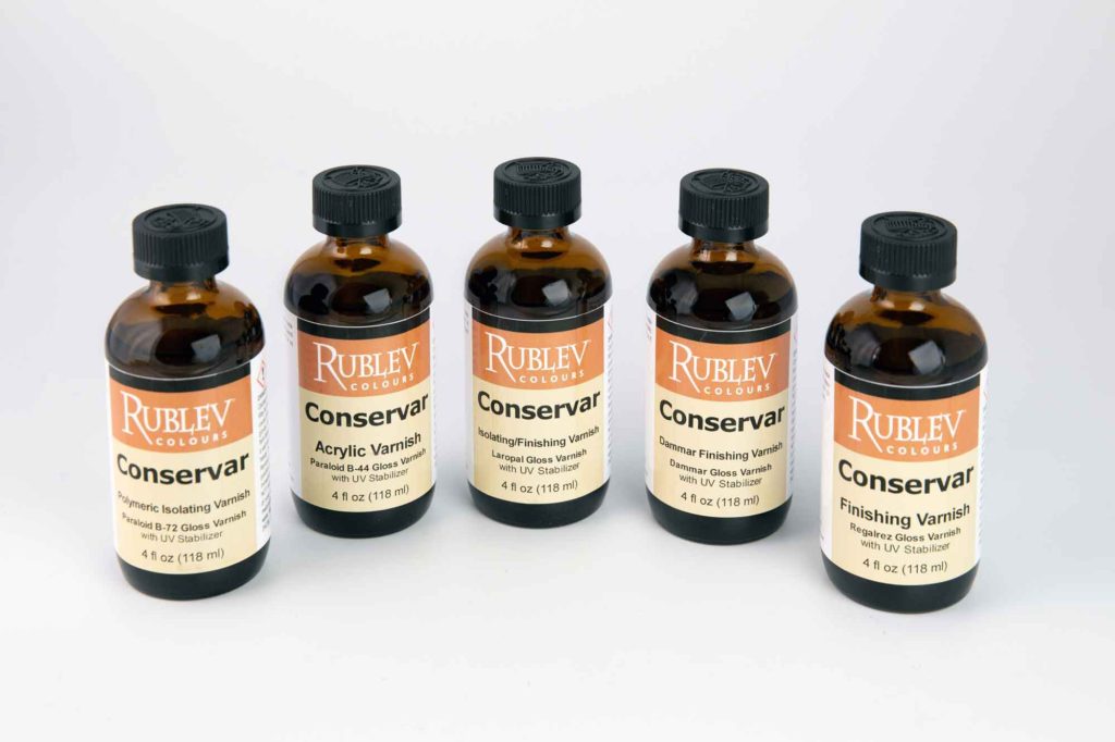 Conservar Varnishes by Natural Pigments